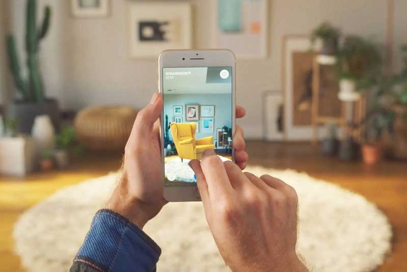 Augmented Reality (AR)